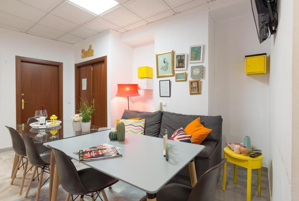 By Malagagrupos Larios Centro Historico Parking Gratis Appartement Buitenkant foto